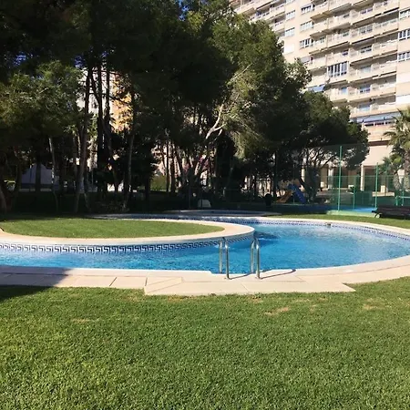 2-bedroom And Living Near Appartement *