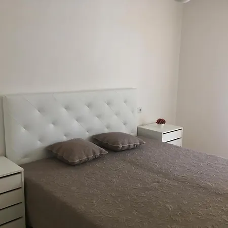 2-bedroom And Living Near
